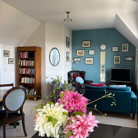 Spacious Town-Centre Apartment With Stunning Views Great Malvern Luaran gambar